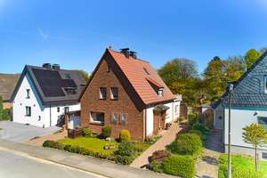 Einfamilienhaus mit Wintergarten, großem Garten und Doppelgarage  in Dortmund-Hacheney