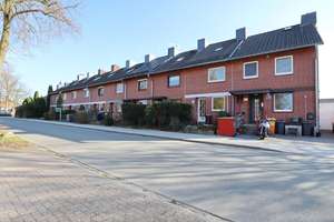 Mittelreihenhaus mit Vollkeller und ausgebautem Dachgeschoss in zentraler Lage von Norderstedt – Die vollständige Adresse der Immobilie erhältst du vom Anbieter., 22844 Norderstedt – Vorschaubild 2