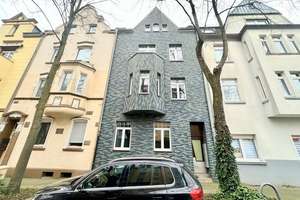 Attraktives, leerstehendes 3-4 Parteienhaus mit Balkonen und Ausbaupotenzial in guter Lage am Rhein