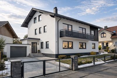 Zweifamilienhaus mit Potenzial in Bogen - optimal für Kapitalanleger oder Eigennutzer