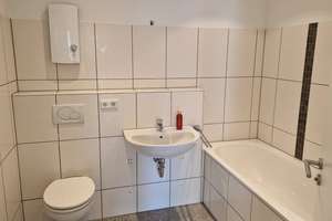 4-Zimmer-Wohnung mit 2 Bädern in bevorzugter Lage von Leverkusen-Schlebusch – Die vollständige Adresse der Immobilie erhältst du vom Anbieter., 51375 Schlebusch, Leverkusen – Vorschaubild 8