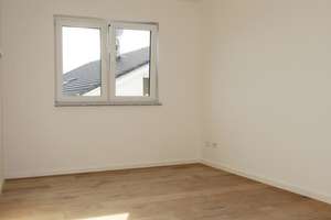ENERGIE-Effiziente 4-Zi-Wohnung mit Balkon – Die vollständige Adresse der Immobilie erhältst du vom Anbieter., 75179 Nordstadt, Pforzheim – Vorschaubild 12