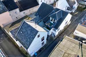 Zwei Wohnhäuser mit Garage zum Verkauf in Koblenz-Lay