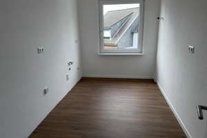 UMFANGREICH RENOVIERT! _ 3-RAUM-WOHNUNG MIT WANNENBAD, GÄSTE-WC UND BALKON IM DUISBURGER-SÜDEN! – Sittardsberger Allee 95, 47249 Buchholz, Duisburg – Vorschaubild 5