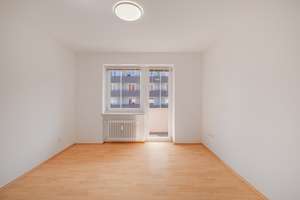 Helles Apartment mit Balkon für Student- U-Bahn Wettersteinplatz, schnelle Anbindung zur TUM – Die vollständige Adresse der Immobilie erhältst du vom Anbieter., 81547 Giesing, München – Vorschaubild 6