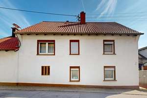 ~~ WOHNHAUS IN RUHIGER LAGE MIT GARTEN, CARPORT UND AUSBAURESERVE ~~ – Die vollständige Adresse der Immobilie erhältst du vom Anbieter., 76857 Waldhambach – Vorschaubild 2