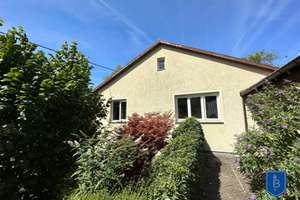 Naturnah und stadtnah zugleich – gepflegtes Einfamilienhaus mit Doppelgarage – Die vollständige Adresse der Immobilie erhältst du vom Anbieter., 72574 Bad Urach – Vorschaubild 30