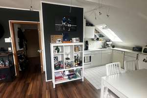 Schöne helle und ruhige 2 Zimmer Dachgeschoss Wohnung in Augsburg, Innenstadt – Stadtjägerstraße 6, 86152 Stadtjägerviertel, Augsburg – Vorschaubild 5