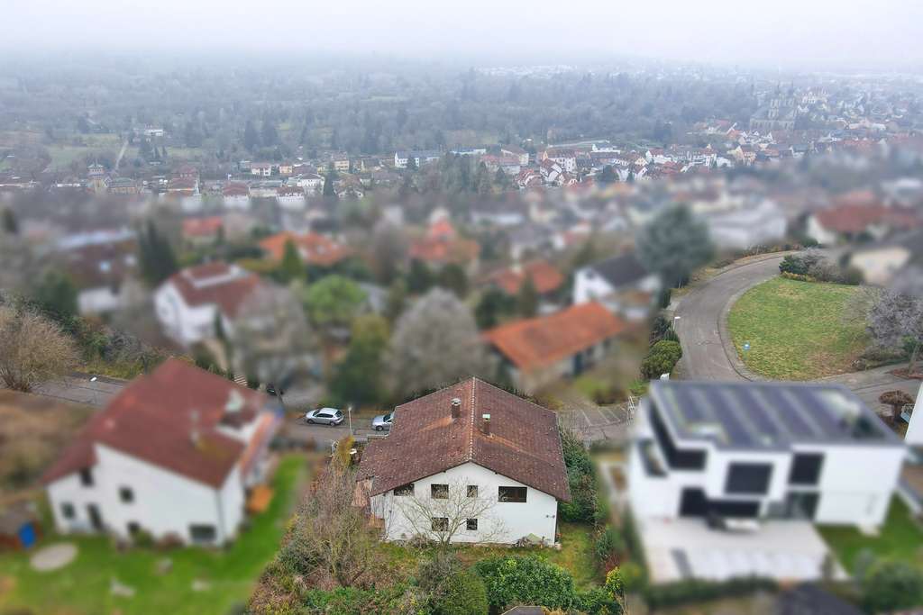 Immobilie in Bruchsal - Preisreduzierung - Sanierungsbedürftiges Ein- bis Zweifamilienhaus mit Einliegerwohnung in Top-Lage von Bruchsal - Bild 1