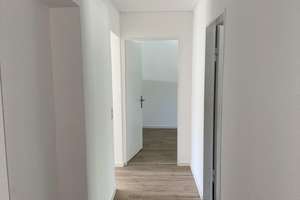 Eigener Garten! Wunderschöne, lichtdurchflutete 2-Zimmer-Wohnung mit Garten, Balkon und Stellplatz – Lindenstraße 2, 71522 Backnang – Vorschaubild 9