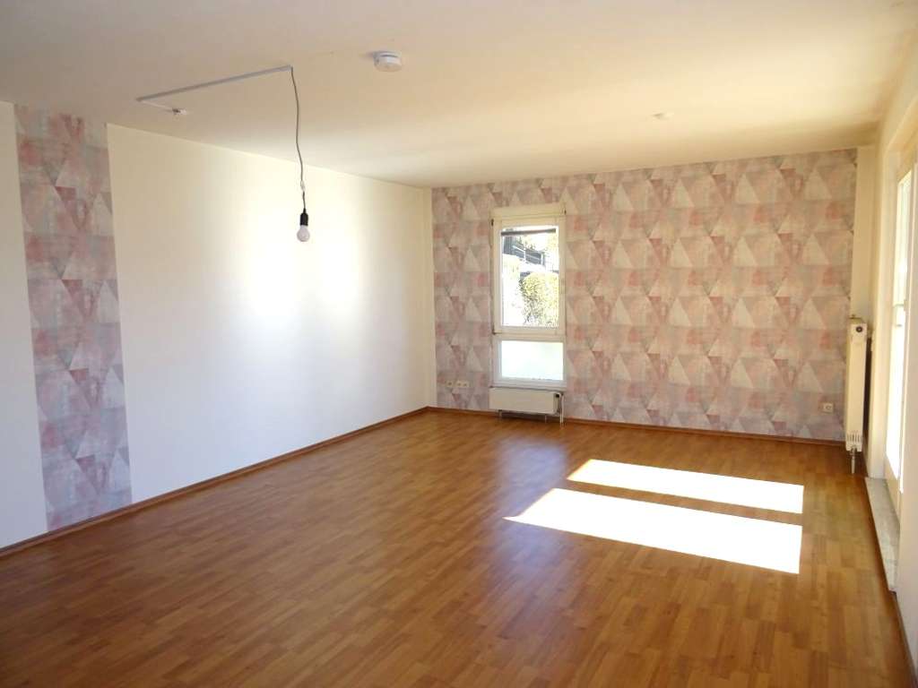 Immobilie in Ötisheim - Gemütliche Wohnung mit Balkon und toller Aussicht - Bild 2