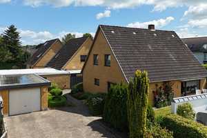 Voll unterkellertes Einfamilienhaus mit Garage und Terrasse sowie viel Entfaltungspotential – Flensburg – Vorschaubild 3