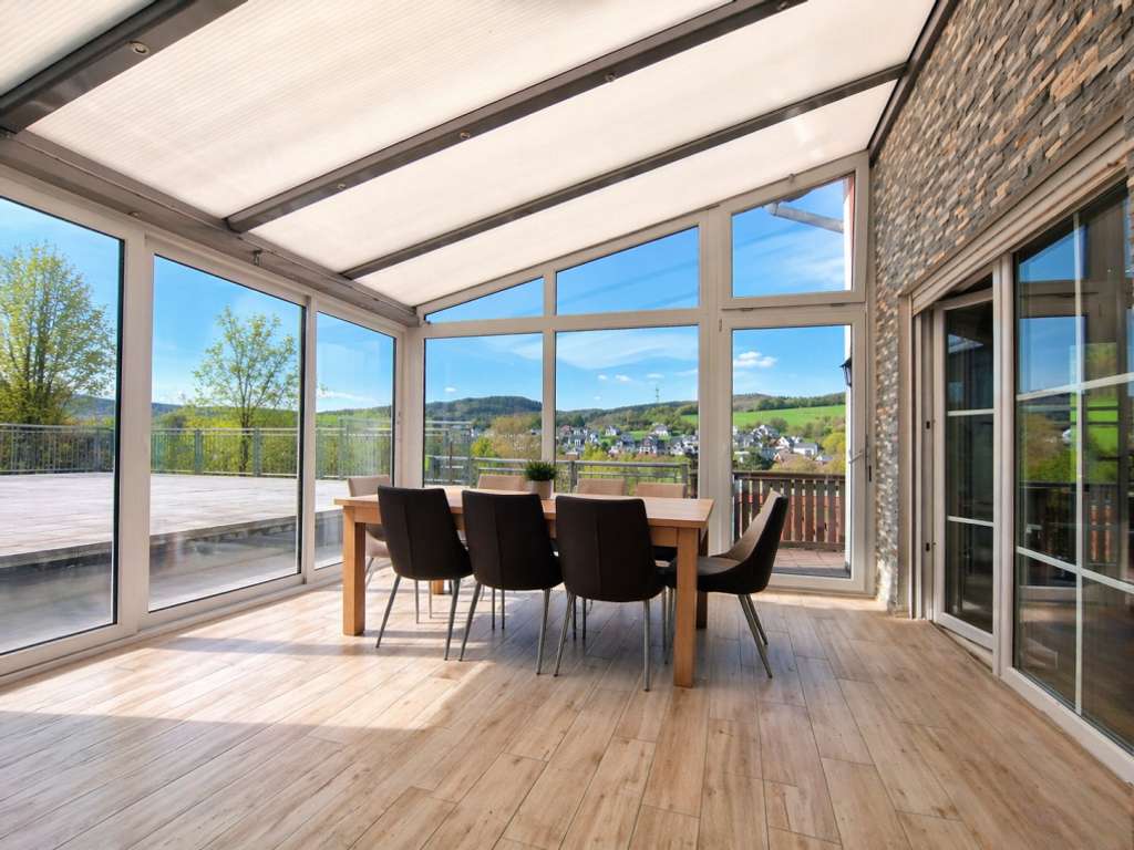 Immobilie in Laufach - Wohnen und Arbeiten perfekt kombiniert – Doppelhaushälfte mit großzügiger Produktions-/Lagerhalle - Bild 2