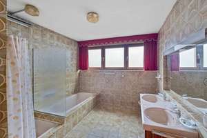 Exklusives 3-4 Familenhaus in begehrter Aussichtslage – Die vollständige Adresse der Immobilie erhältst du vom Anbieter., 70192 An der Burg, Stuttgart – Vorschaubild 12