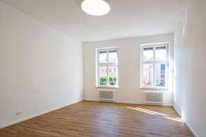 Großes, helles Zimmer in moderner 6er-WG-saniertes Altbaujuwel in bester Innenstadtlage – Bürgermeister-Fischer-Straße 2, 86150 Innenstadt. Sankt Ulrich-Dom, Augsburg – Vorschaubild 9