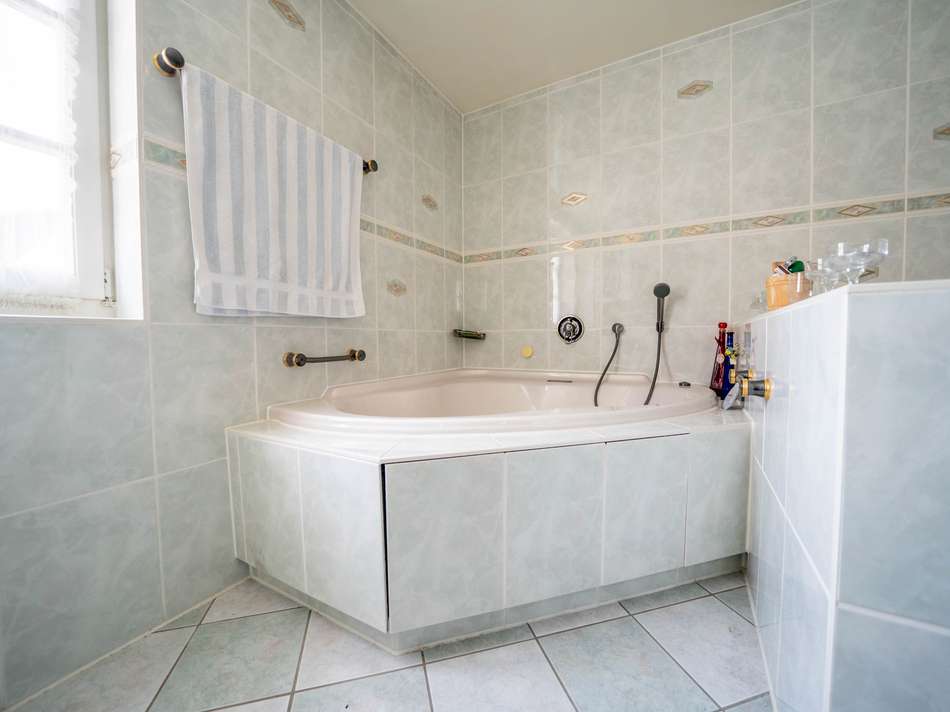 Badezimmer (OG) (2)