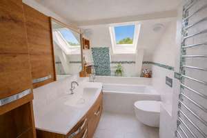 Einfamilienhaus in Buckow: Wintergarten, Pool und 4 Garagen auf 1.800 m² – 15377 Buckow (Märkische Schweiz) – Vorschaubild 8