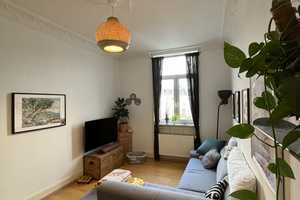 3-Zimmer-Altbauwohnung mit Balkon und Einbauküche - Top-Lage Nordend-Ost – Rothschildallee 41, 60389 Frankfurt am Main – Vorschaubild 1