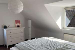 Helles Zimmer in schöner 80qm 2er-WG am Schlossgarten mit Balkon und zwei Bädern – Die vollständige Adresse der Immobilie erhältst du vom Anbieter., 70190 Berg, Stuttgart – Vorschaubild 8