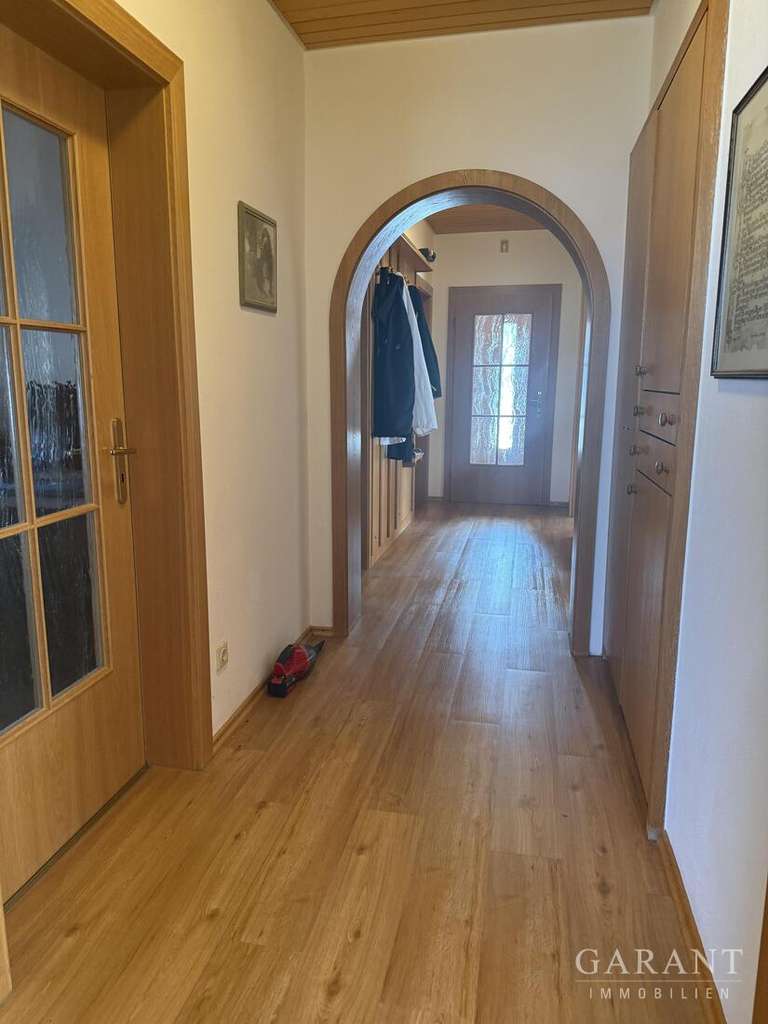 Immobilie in Kösching - * Großes, herrliches Grundstück *  Viel Platz für die Familie und Ihre Wünsche! - Bild 3