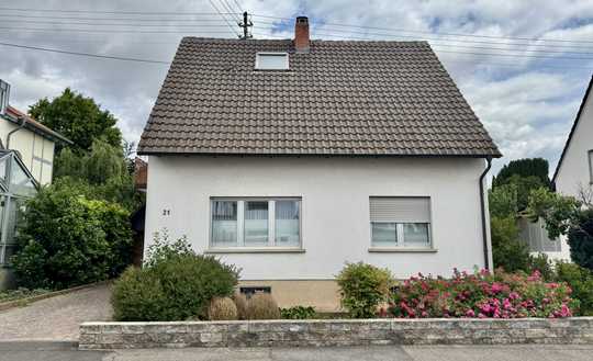 Idyllisches Einfamilienhaus mit Garten