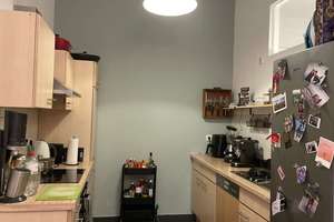 Altbauwohnung im Winsviertel - 3 Zimmer, hohe Decken, Mini-Terrasse – Die vollständige Adresse der Immobilie erhältst du vom Anbieter., 10405 Prenzlauer Berg, Berlin – Vorschaubild 12