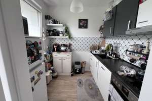 Wohnen mit Charakter: Drei Zimmer im Dresdner Osten – Ruppendorfer Weg 3, 1277 Seidnitz/Dobritz, Dresden – Vorschaubild 2