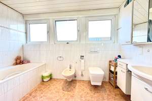 RESERVIERT! Nur 600 m bis zum Rhein – großzügiges Familienhaus mit Garten &  Freizeitspaß inklusive – Die vollständige Adresse der Immobilie erhältst du vom Anbieter., 47546 Kalkar – Vorschaubild 17