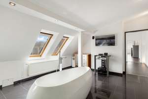 Lichtdurchflutetes Penthouse Feeling – Große Dachgeschosswohnung mit Terrasse im Stephankiez – Die vollständige Adresse der Immobilie erhältst du vom Anbieter., 10559 Moabit, Berlin – Vorschaubild 7