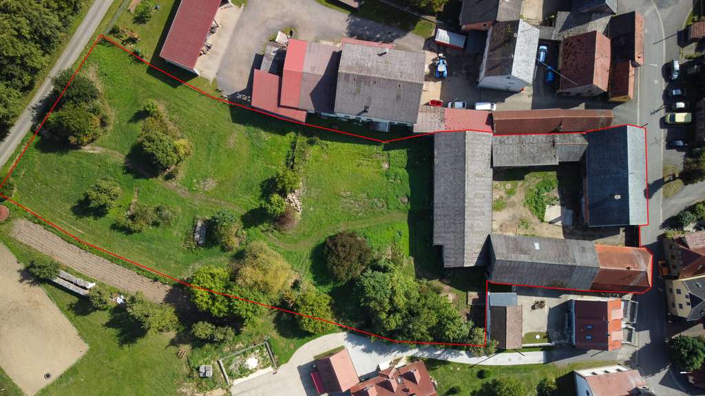 Immobilie in Reckendorf - Einmaliger Vierseithof im LK Bamberg! Riesiges Grundstück, 2 x Haus, Halle, 6000 qm Bauland! Garten! - Bild 0