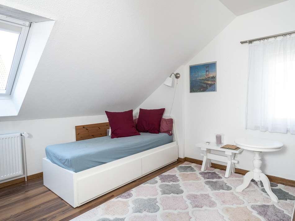 Zimmer geht vom Wohnzimmer ab