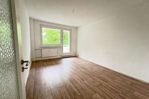 modern sanierte 3-Raum-Wohnung mit Balkon mit Südausrichtung – Goetheweg 1, 6406 Bernburg (Saale) – Vorschaubild 4