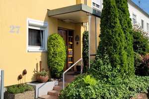 Schönes Reiheneckhaus mit großem romantischem Garten und großzügiger Garage in zentrumsnaher Lage  – Main-Tauber-Kreis – Vorschaubild 2