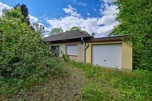 Modernisierungsbedürftiges Einfamilienhaus mit Garage in guter und idyllischer Wohnlage – Kassel (Kreis) – Vorschaubild 1