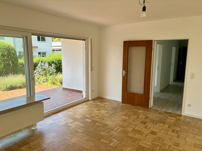 Komplett sanierte 4-Zimmer-Wohnung mit Garage in ruhiger Lage