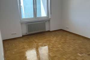 Attraktive 4-Zimmer-Wohnung mit Balkon, Loggia und Garage in ruhiger Lage – Hubertusweg 32, 57072 Siegen, Siegen – Vorschaubild 6