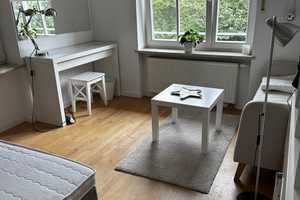 Möbliertes Zimmer in DHH an Wochenendheimfahrer zu vermieten *Bitte Sonstiges beachten* – München – Vorschaubild 1
