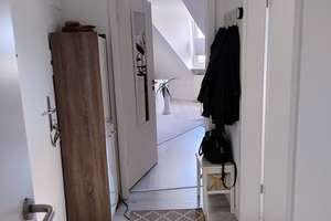 Für Singles! Gemütliche schöne 1-Zimmer-Wohnung im Dachgeschoss zu vermieten – Selbecker Straße 36, 40472 Rath, Düsseldorf – Vorschaubild 3