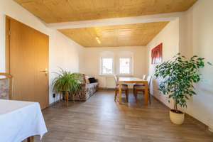 Gepflegtes 3-Familienhaus mit Gartenidylle, Ausbaureserve und solider Substanz – Die vollständige Adresse der Immobilie erhältst du vom Anbieter., 9131 Ebersdorf, Chemnitz – Vorschaubild 5