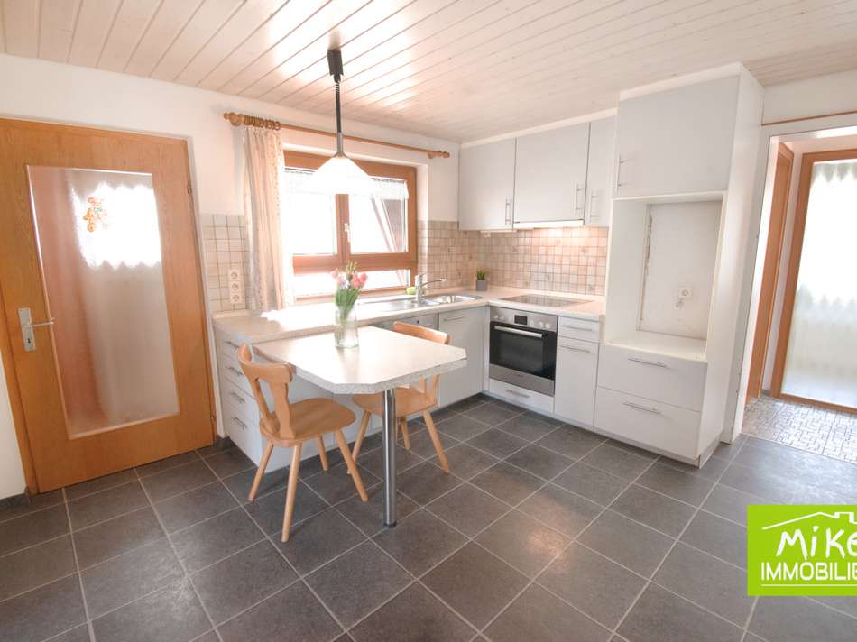 Küche mit Sitzplatz