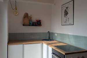 2 möbilierte WG-Zimmer bzw. ganze Wohnung mit Balkon frei