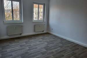 3-Raum-Wohnung mit Badewanne in Bauhausnähe