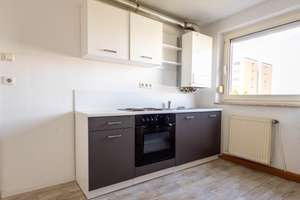 Renovierungsbedürftige 2-Zimmer-Wohnung mit Balkon und Außenstellplatz im Augustinviertel! – Die vollständige Adresse der Immobilie erhältst du vom Anbieter., 85053 Südost, Ingolstadt – Vorschaubild 9