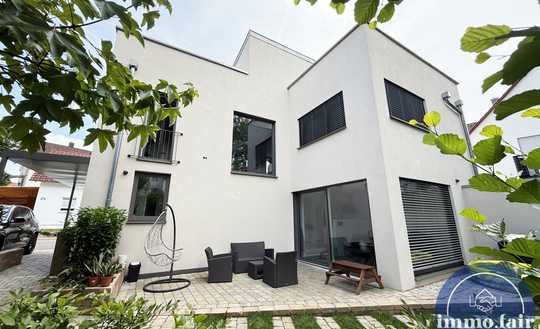 Luxuriöses Wohnhaus in schöner Wohnlage mit Einliegerwohnung