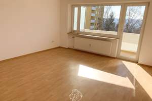 Solide vermietet, stark im Potenzial – 3-Zimmer-Wohnung mit Balkon & Perspektive – Die vollständige Adresse der Immobilie erhältst du vom Anbieter., 97078 Lindleinsmühle, Würzburg – Vorschaubild 1