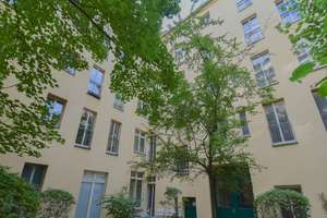 RUHIGE ALTBAUWOHNUNG IM BELIEBTEN SIMON-DACH-KIEZ | IM GARTENHAUS 4.OG OHNE AUFZUG |PROVISIONSFREI | – Libauer Str. 6, 10245 Friedrichshain, Berlin – Vorschaubild 14