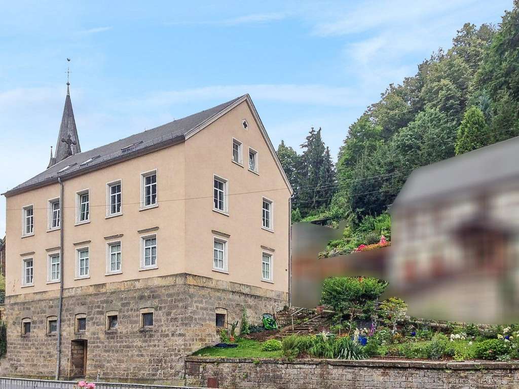Immobilie in Bad Schandau - Denkmalschutz - Investieren, wo andere Urlaub machen - solides Mehrfamilienhaus in Krippen - Bild 1