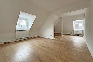 Charmant renovierte 2-ZKB, in bevorzugter Lage am Schwanenteich in Gießen  – Die vollständige Adresse der Immobilie erhältst du vom Anbieter., 35394 Gießen-Ost, Gießen – Vorschaubild 2