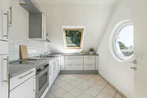 Hohe Decken, kleine WEG, neue Heizung - schöne Dachgeschosswohnung in Seckbach – 60389 Seckbach, Frankfurt am Main – Vorschaubild 10