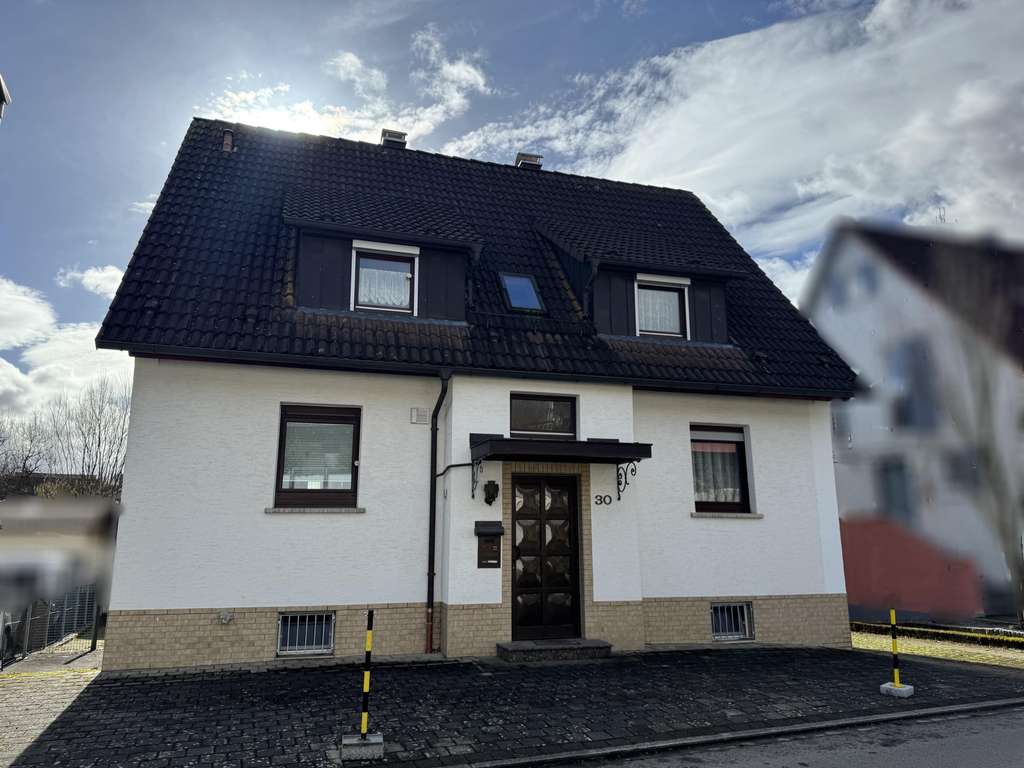 Immobilie in Holzmaden - Gepflegtes Einfamilienhaus mit großem Garten - Bild 0